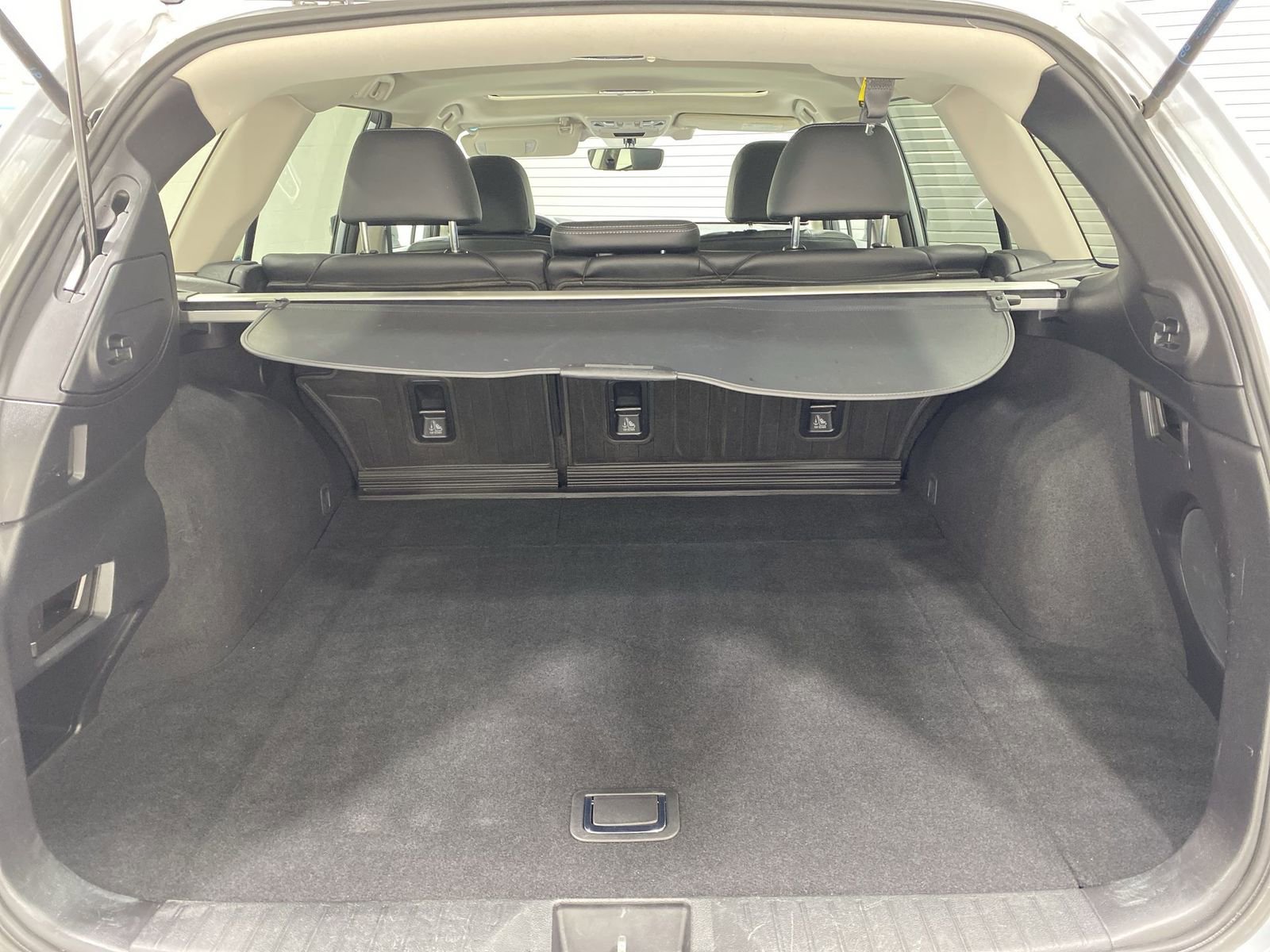 Used 2017 Subaru Outback 2.5i Limited AWD/4WD image 24