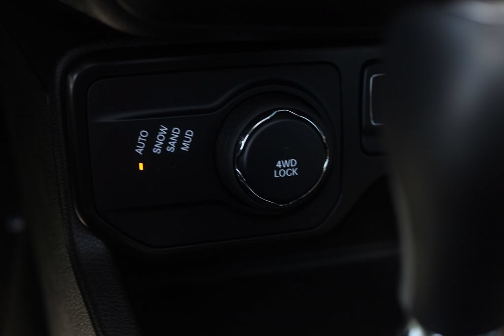Used 2022 Jeep Renegade Limited w/ Sun, Sound & Wheels Group AWD/4WD image 20