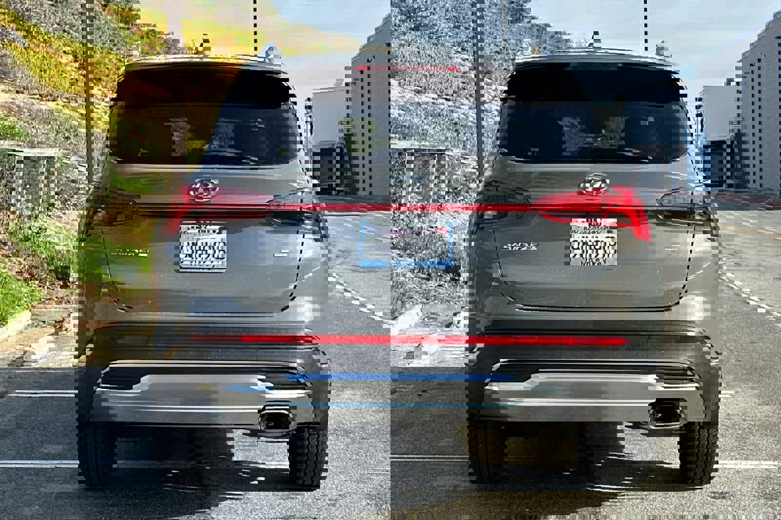 Used 2023 Hyundai Santa Fe SEL w/ Premium Package image 8