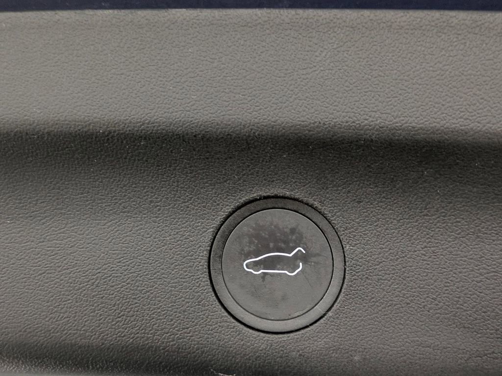 Used 2022 Tesla Model Y Performance image 14