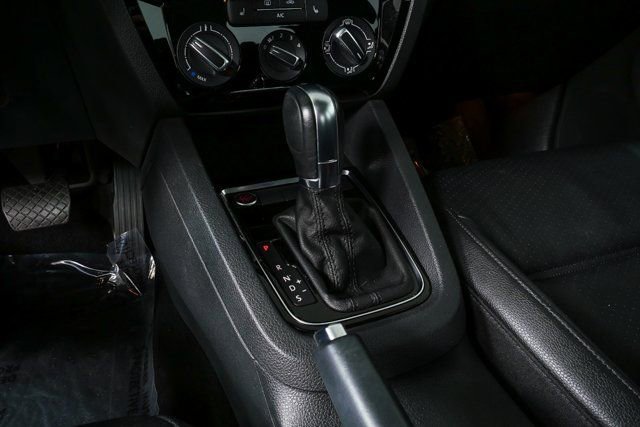 Used 2016 Volkswagen Jetta SEL image 17