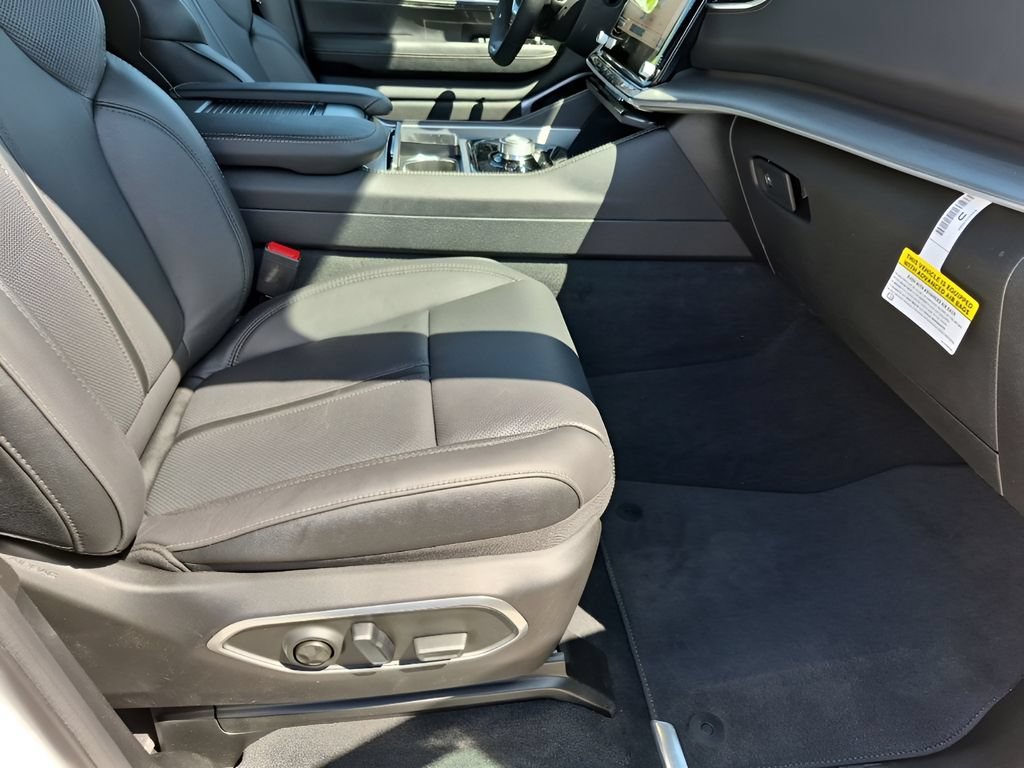 New 2026 Jeep Grand Wagoneer Limited AWD/4WD image 17