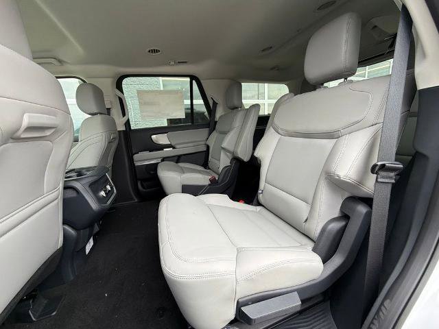 New 2026 Ford Expedition Active RWD image 19