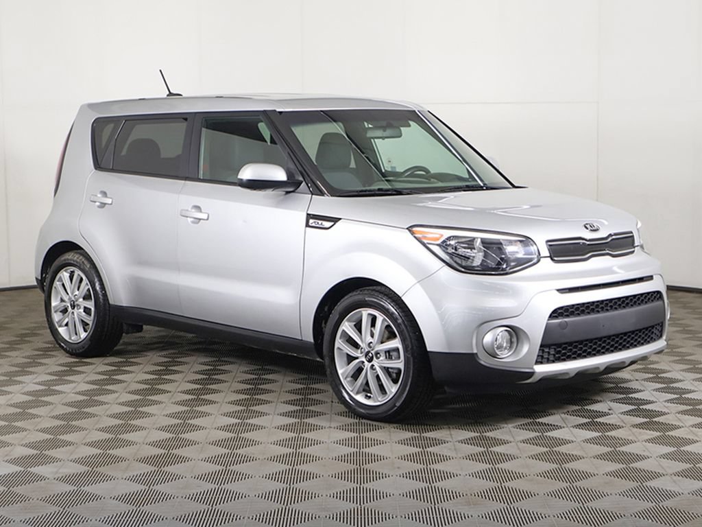 Used 2017 Kia Soul + FWD image 43
