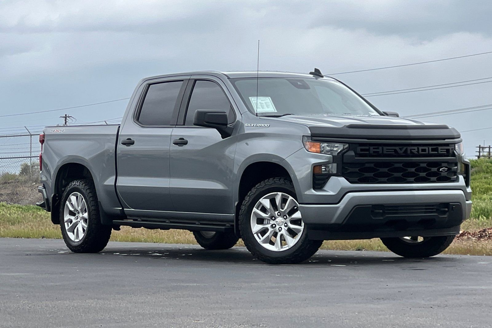 Used 2023 Chevrolet Silverado 1500 Custom AWD/4WD image 2
