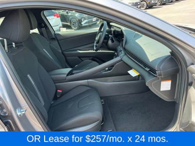 New 2025 Hyundai Elantra SEL image 15