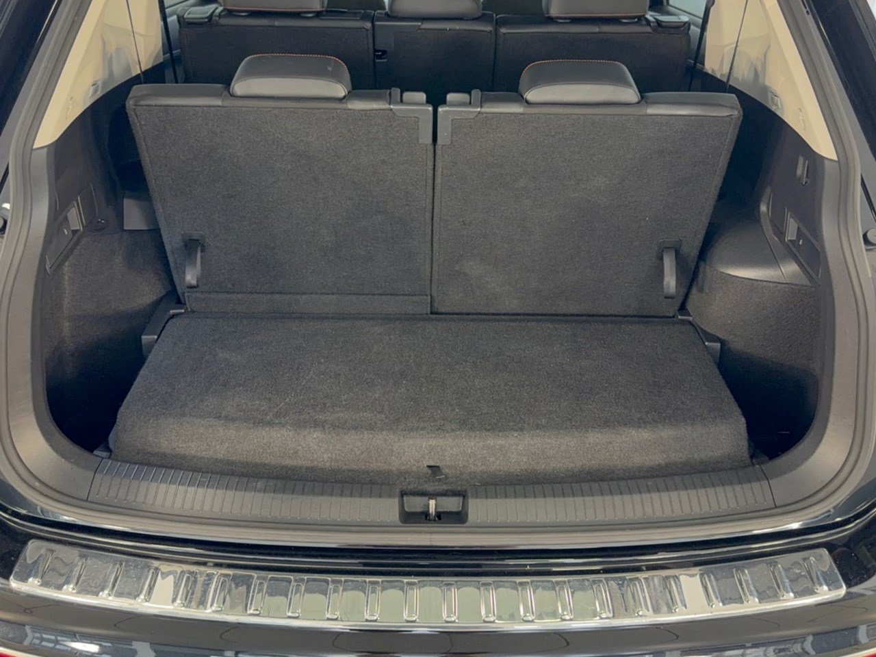 Used 2024 Volkswagen Tiguan Wolfsburg Edition FWD image 28