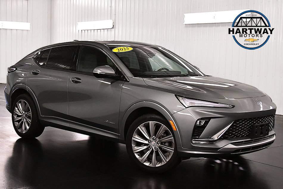 Used 2025 Buick Envista Avenir FWD image 1
