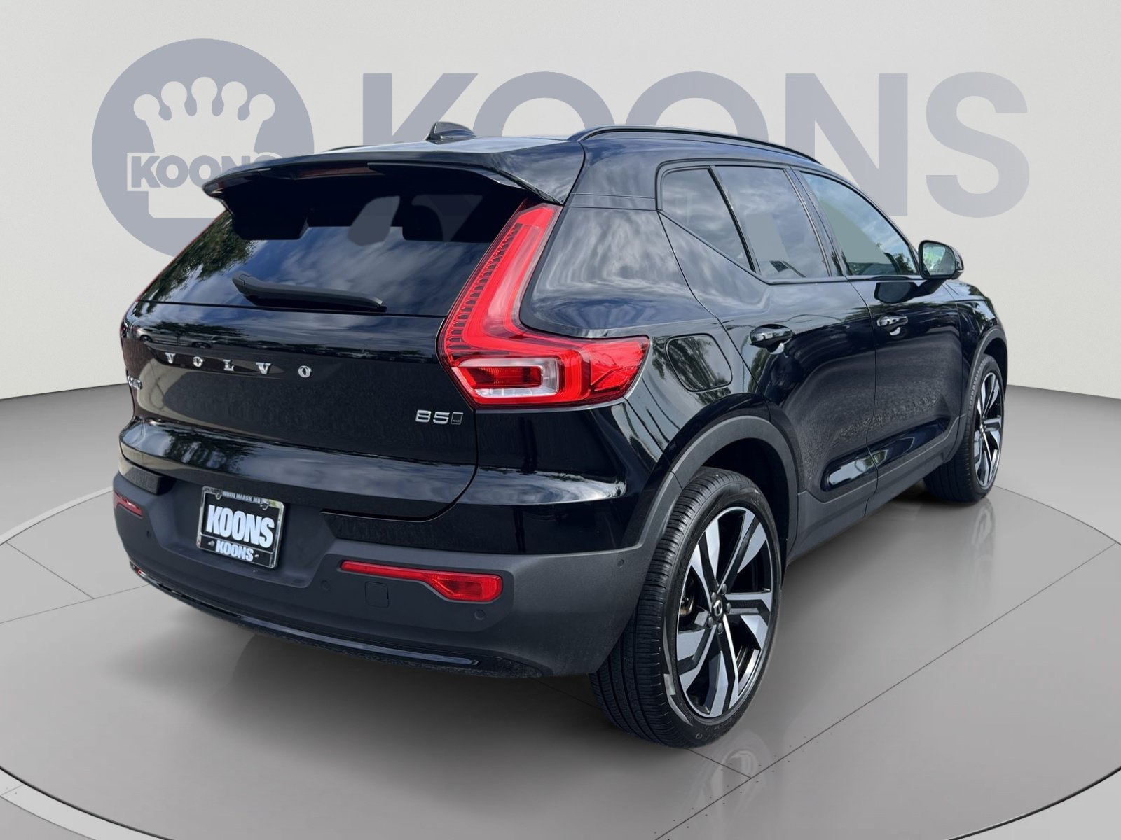 Used 2023 Volvo XC40 B5 Plus w/ Protection Package Premier AWD/4WD image 7