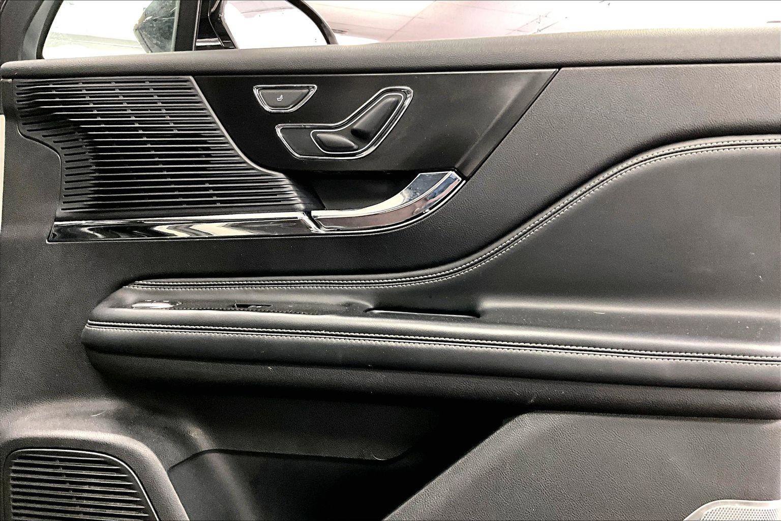 Used 2021 Lincoln Corsair AWD w/ Equipment Group 101A image 23