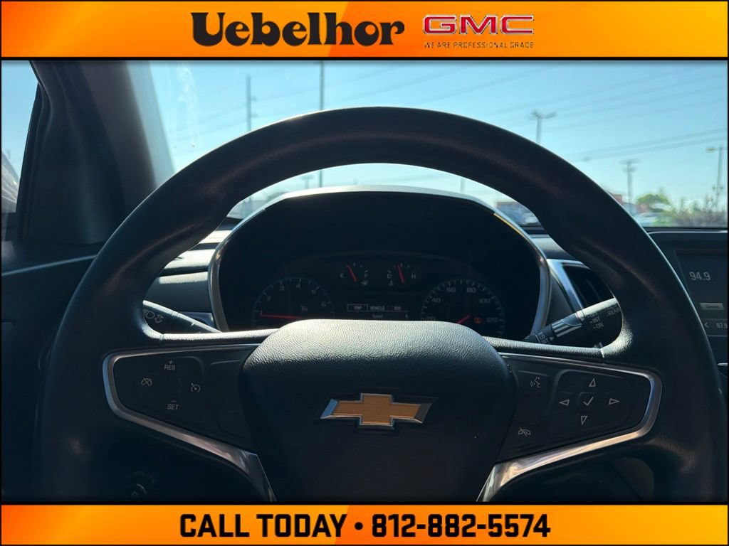 Used 2018 Chevrolet Equinox LT FWD image 26