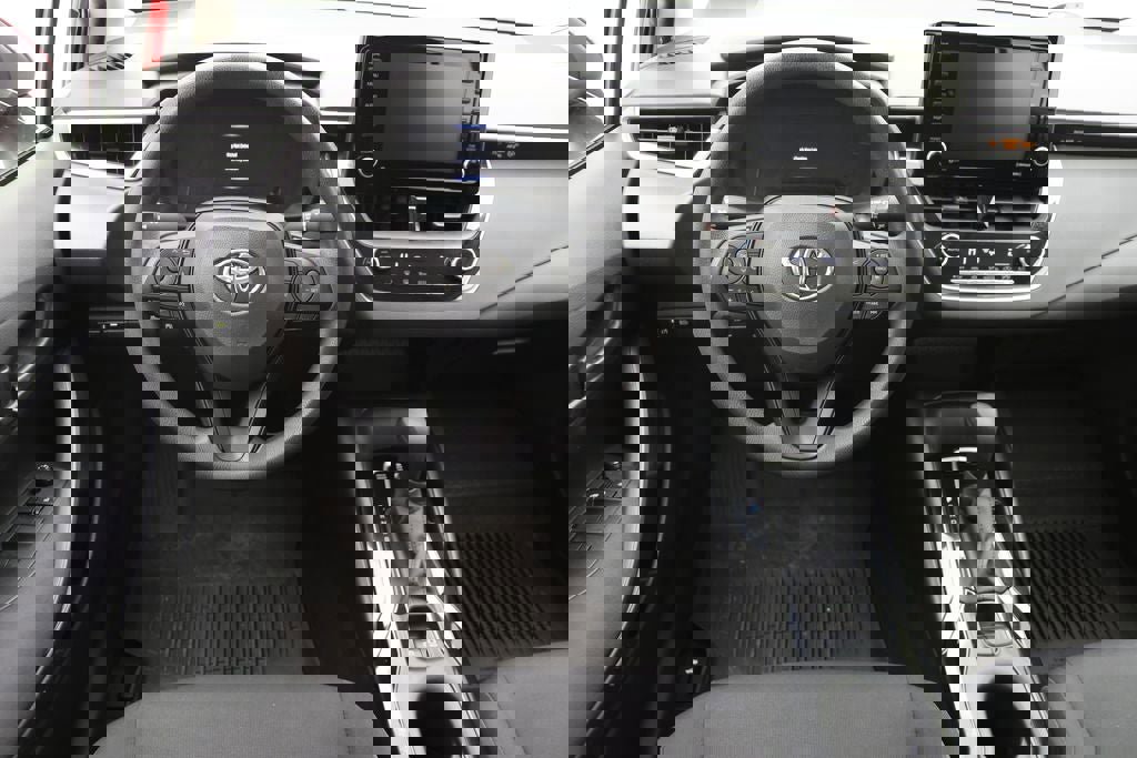 Used 2022 Toyota Corolla LE image 12