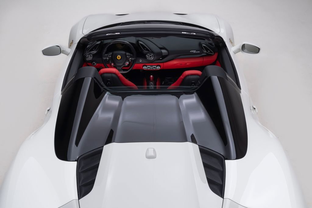 Used 2018 Ferrari 488 Spider Base image 8