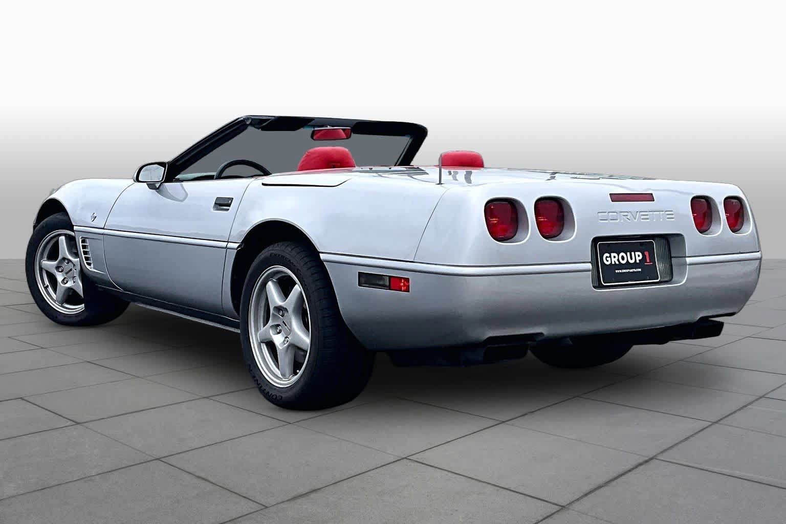 Used 1996 Chevrolet Corvette Convertible RWD image 11