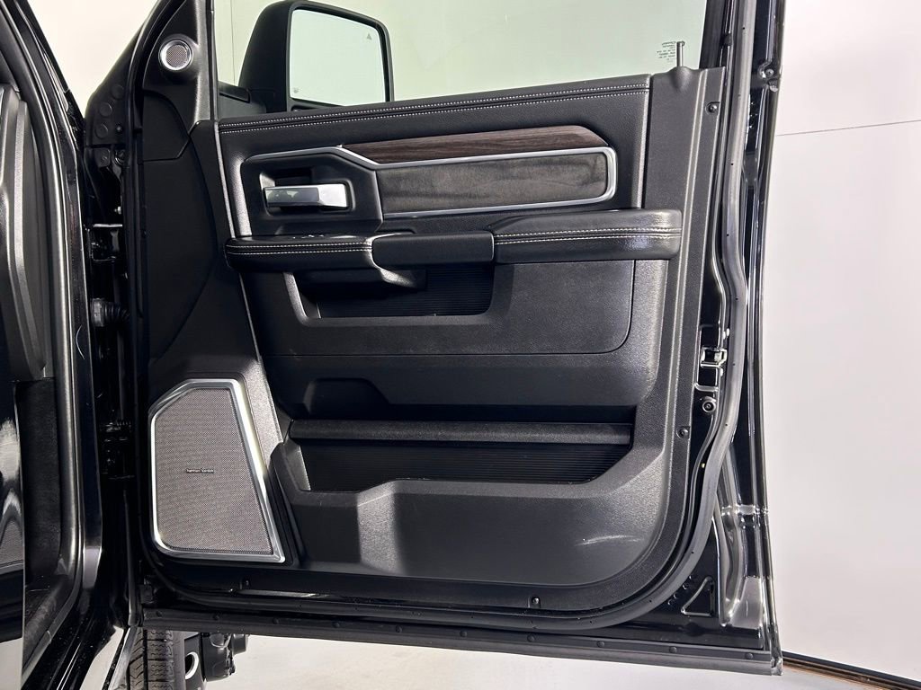 Used 2025 RAM 3500 Laramie image 10