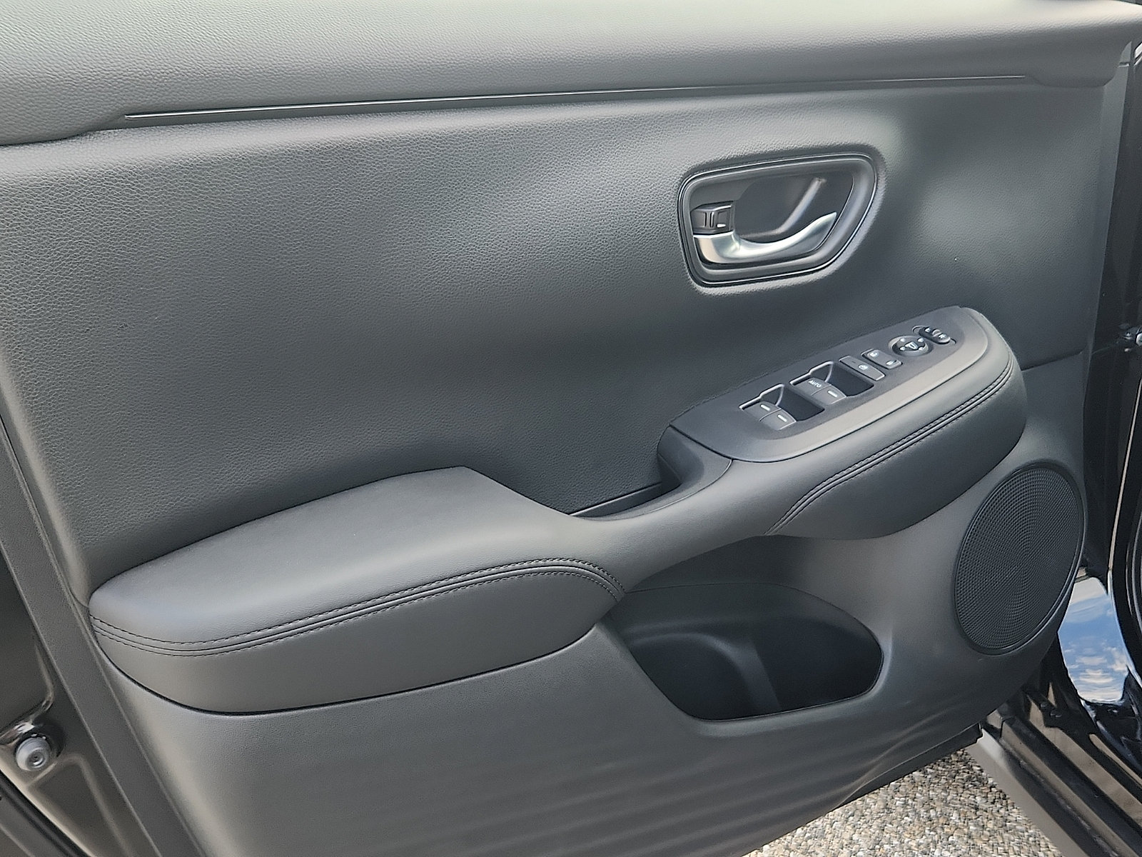 New 2027 Honda HR-V LX image 8