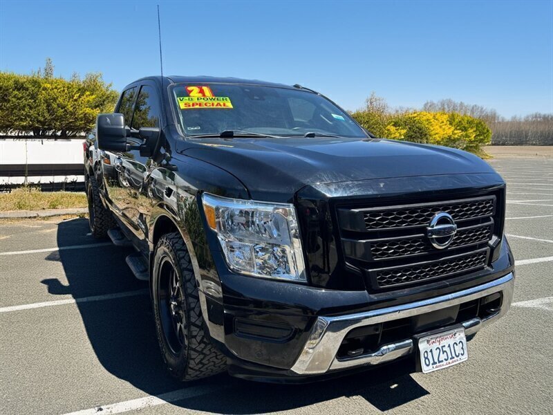 Used 2021 Nissan Titan SV w/ SV Convenience Package RWD image 4