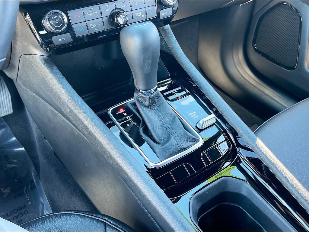 Certified 2025 Jeep Compass Limited image 16