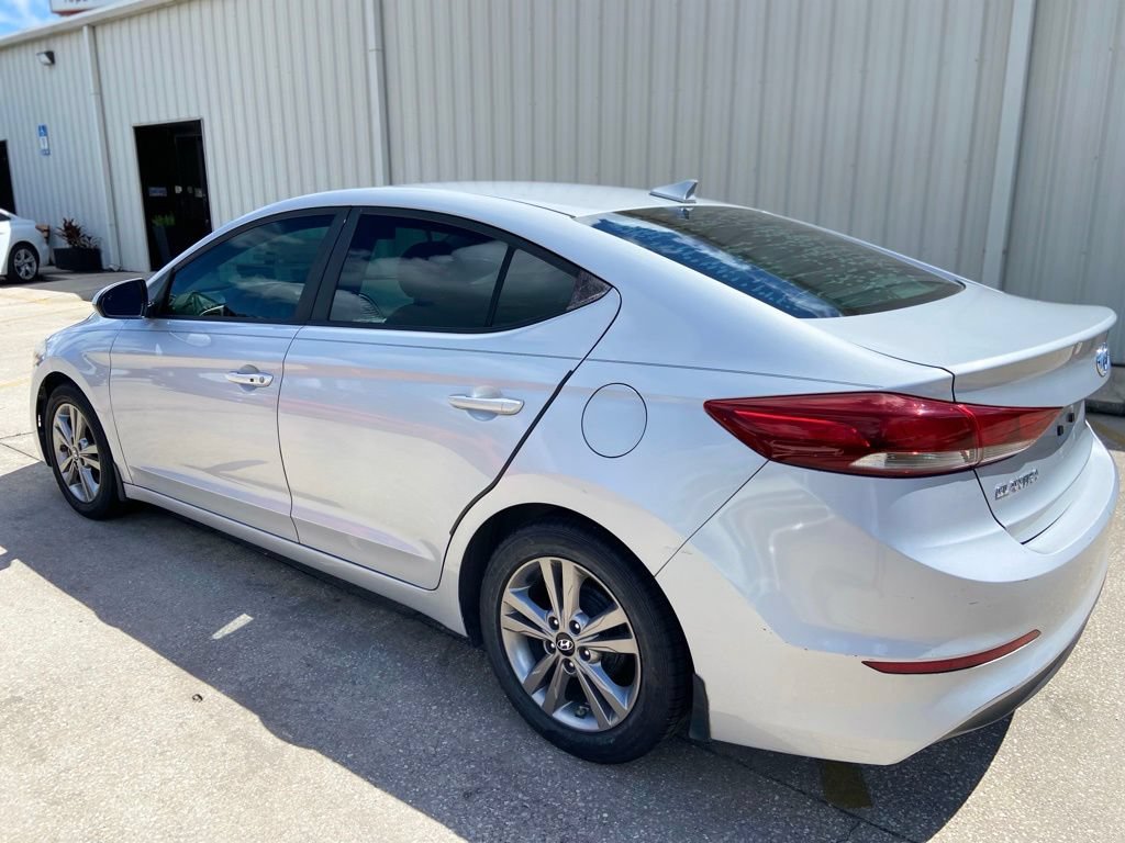 Used 2012 Hyundai Sonata Limited w/ Navigation Pkg FWD image 3
