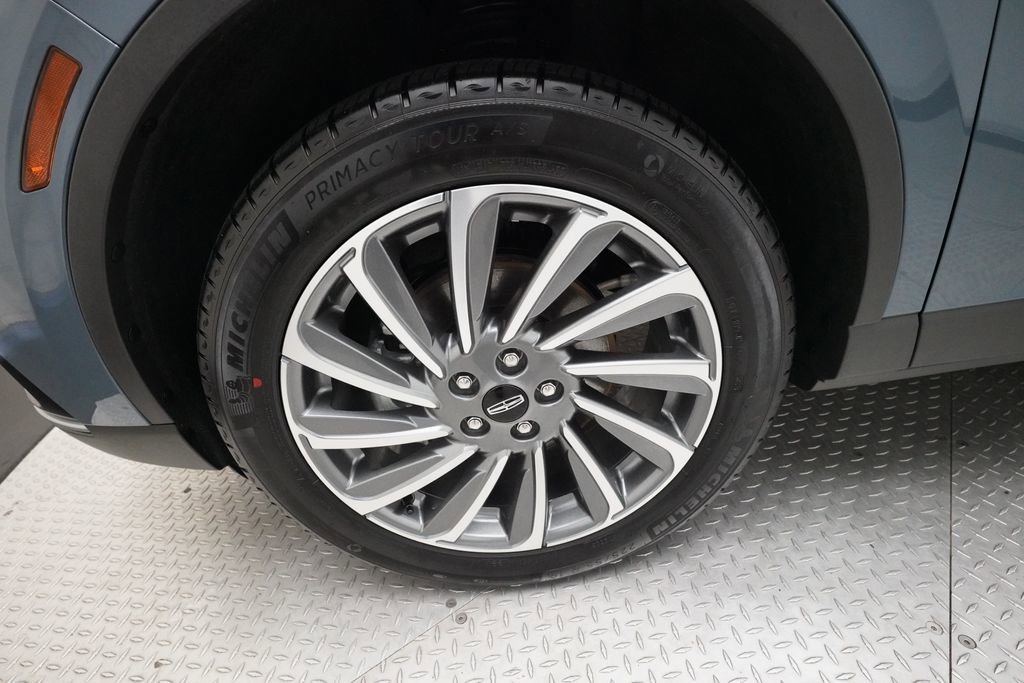Used 2025 Lincoln Corsair Reserve w/ Towing Package image 27
