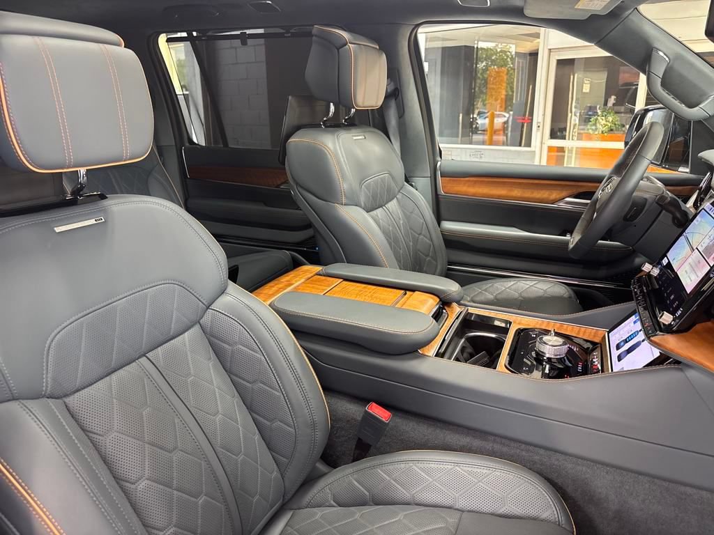 New 2024 Jeep Grand Wagoneer L Series III w/ Rear Seat Video Group 1 AWD/4WD image 30