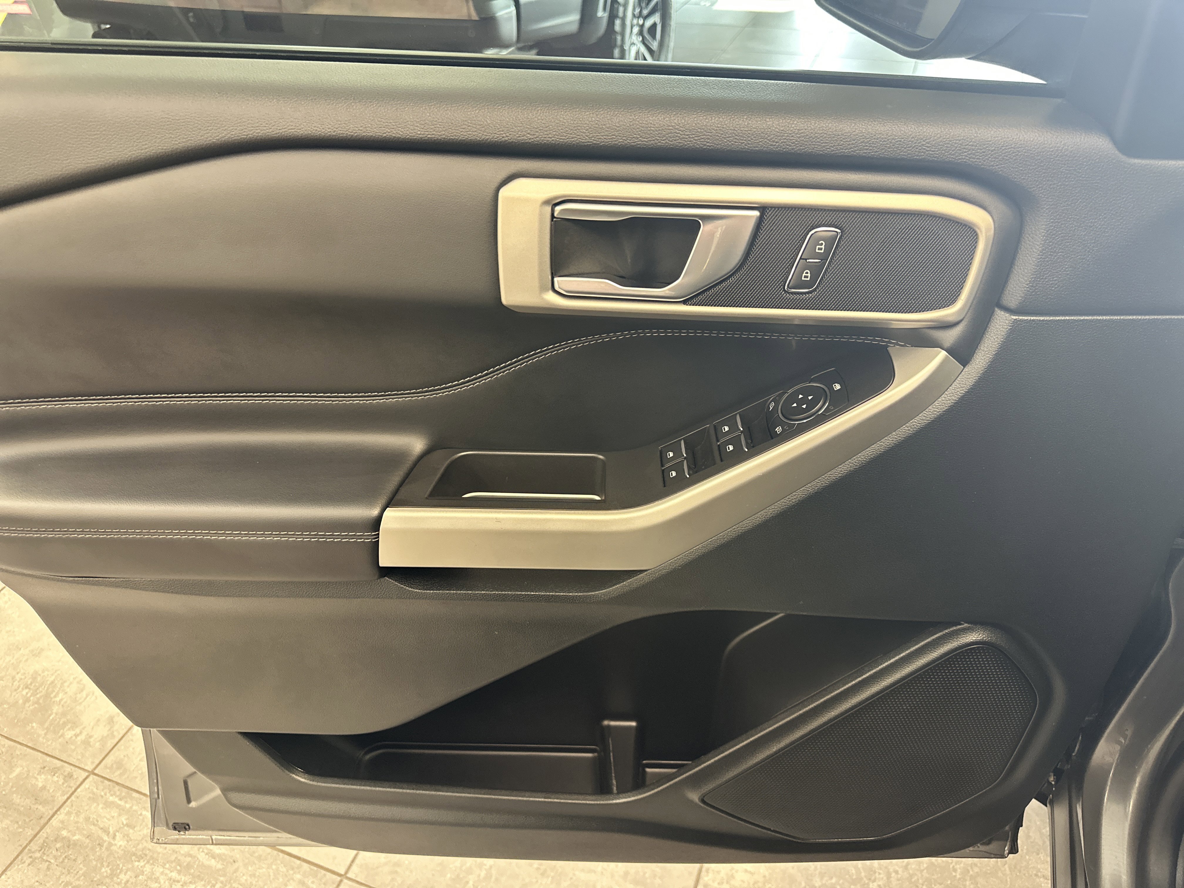 Used 2023 Ford Explorer XLT w/ Equipment Group 202A image 21