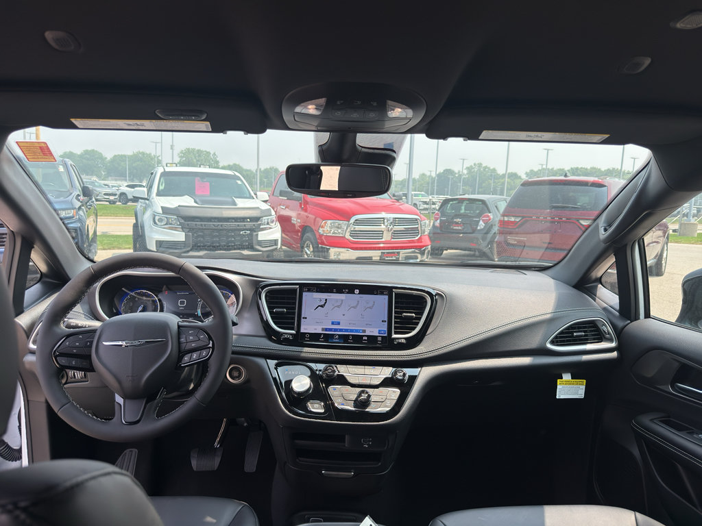 New 2026 Chrysler Pacifica Select w/ S Appearance Package FWD image 29