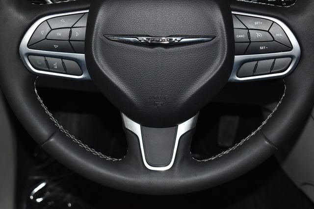 Used 2023 Chrysler Voyager LX FWD image 22