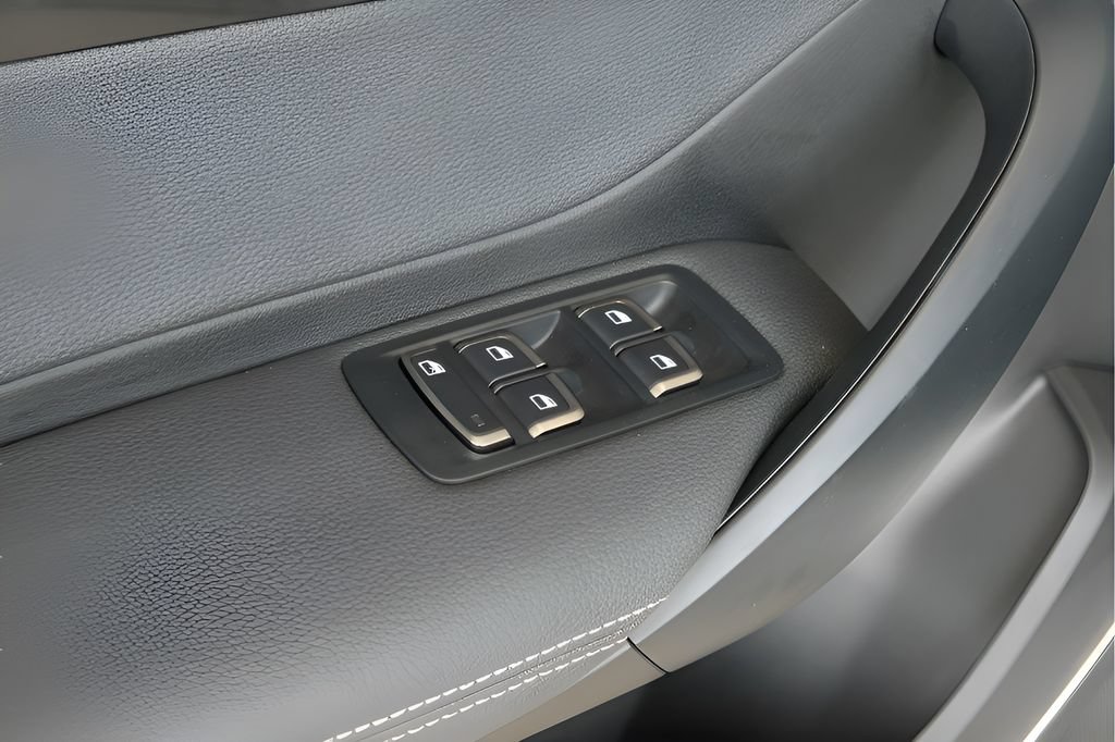 New 2025 VinFast VF 8 Eco AWD/4WD image 24