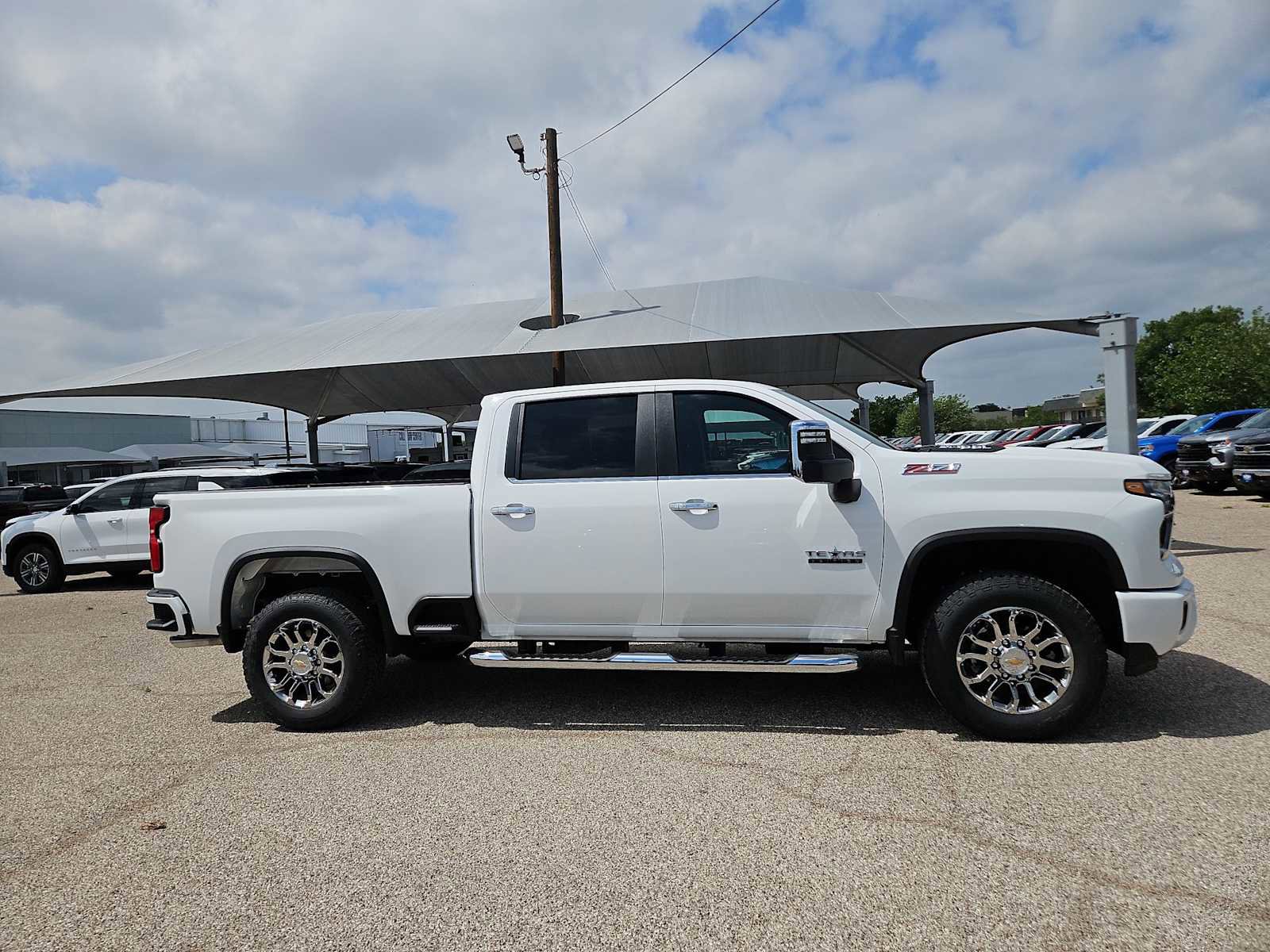 New 2026 Chevrolet Silverado 2500 LT w/ Z71 Chrome Sport Edition AWD/4WD image 9
