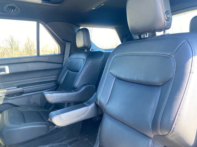 Used 2020 Ford Explorer XLT w/ Equipment Group 202A image 18