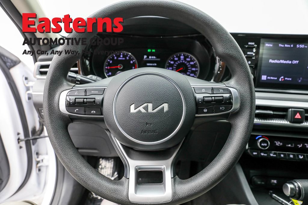 Used 2022 Kia K5 LXS image 10