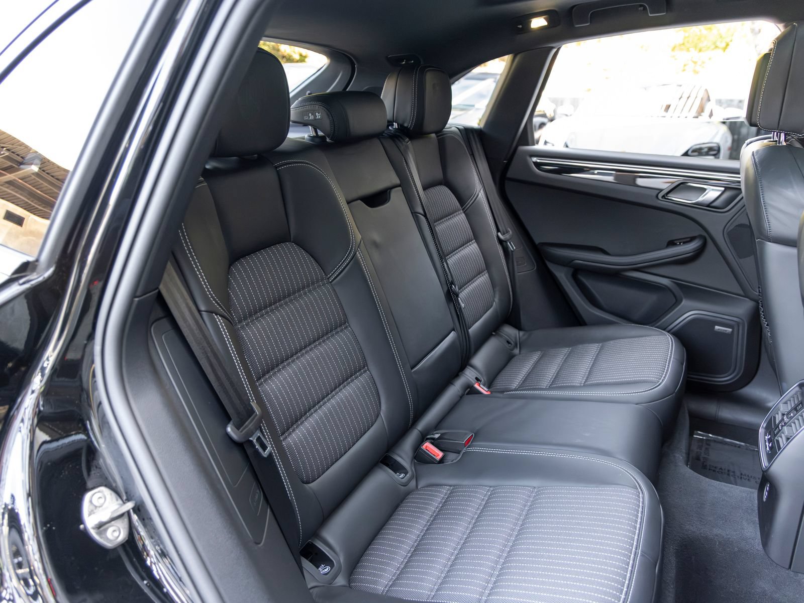 Certified 2023 Porsche Macan Turbo AWD/4WD image 60