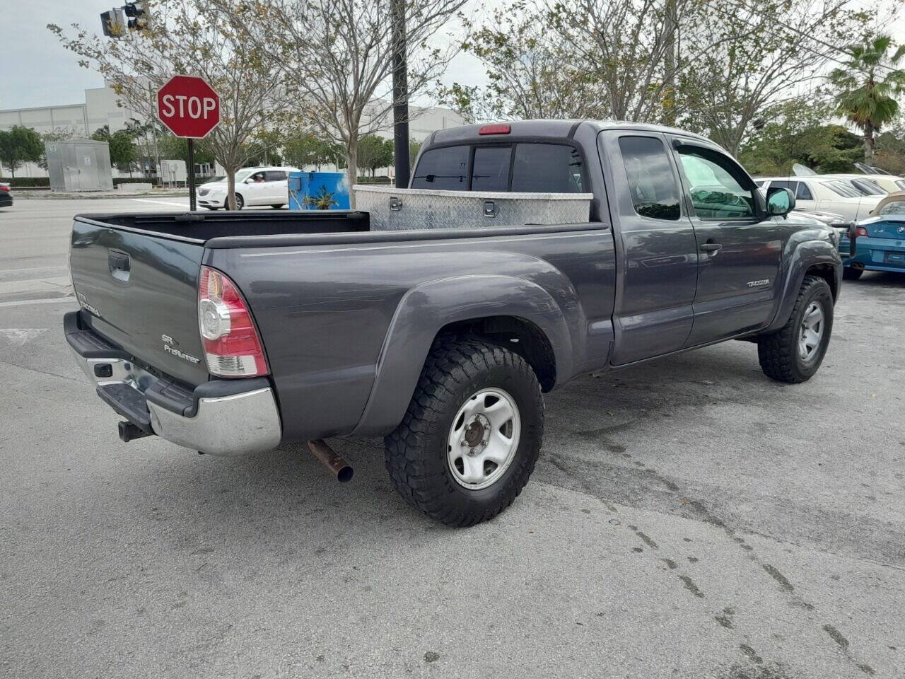 Used 2013 Toyota Tacoma PreRunner w/ SR5 Pkg RWD image 4