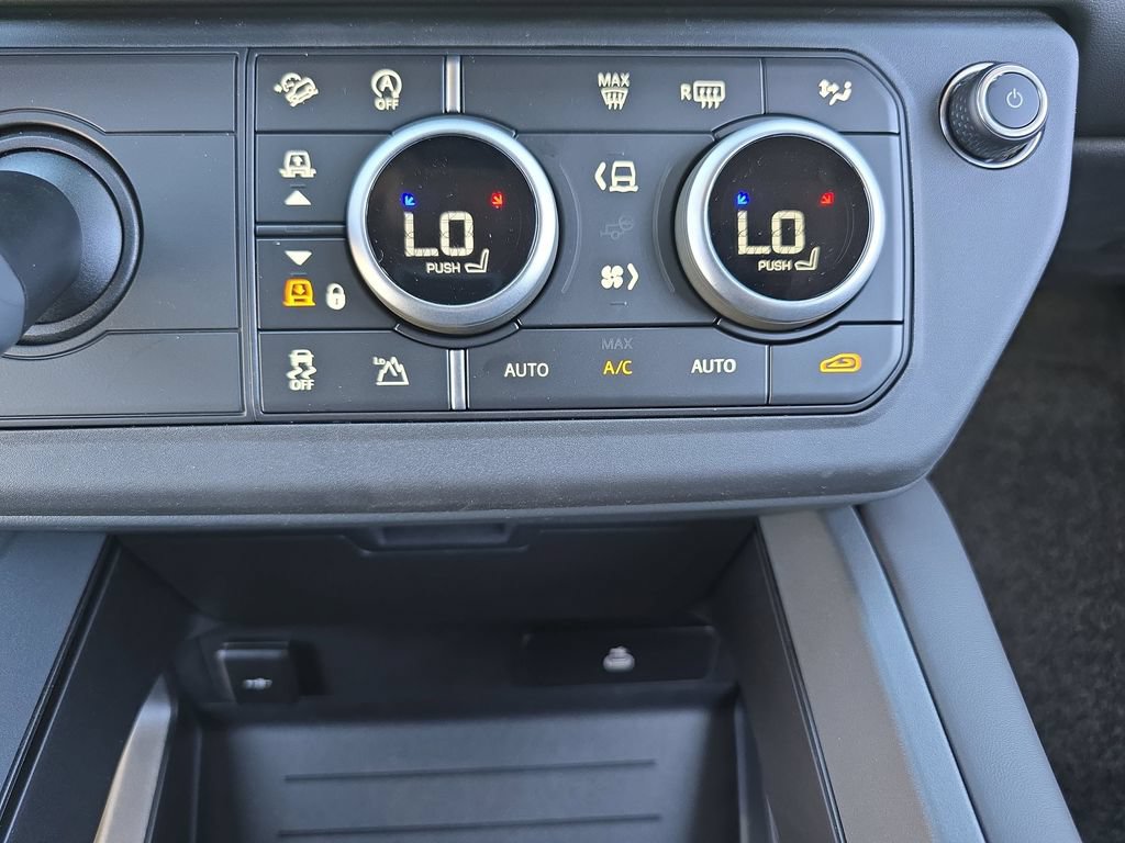 New 2026 Land Rover Defender 110 X-Dynamic SE AWD/4WD image 25