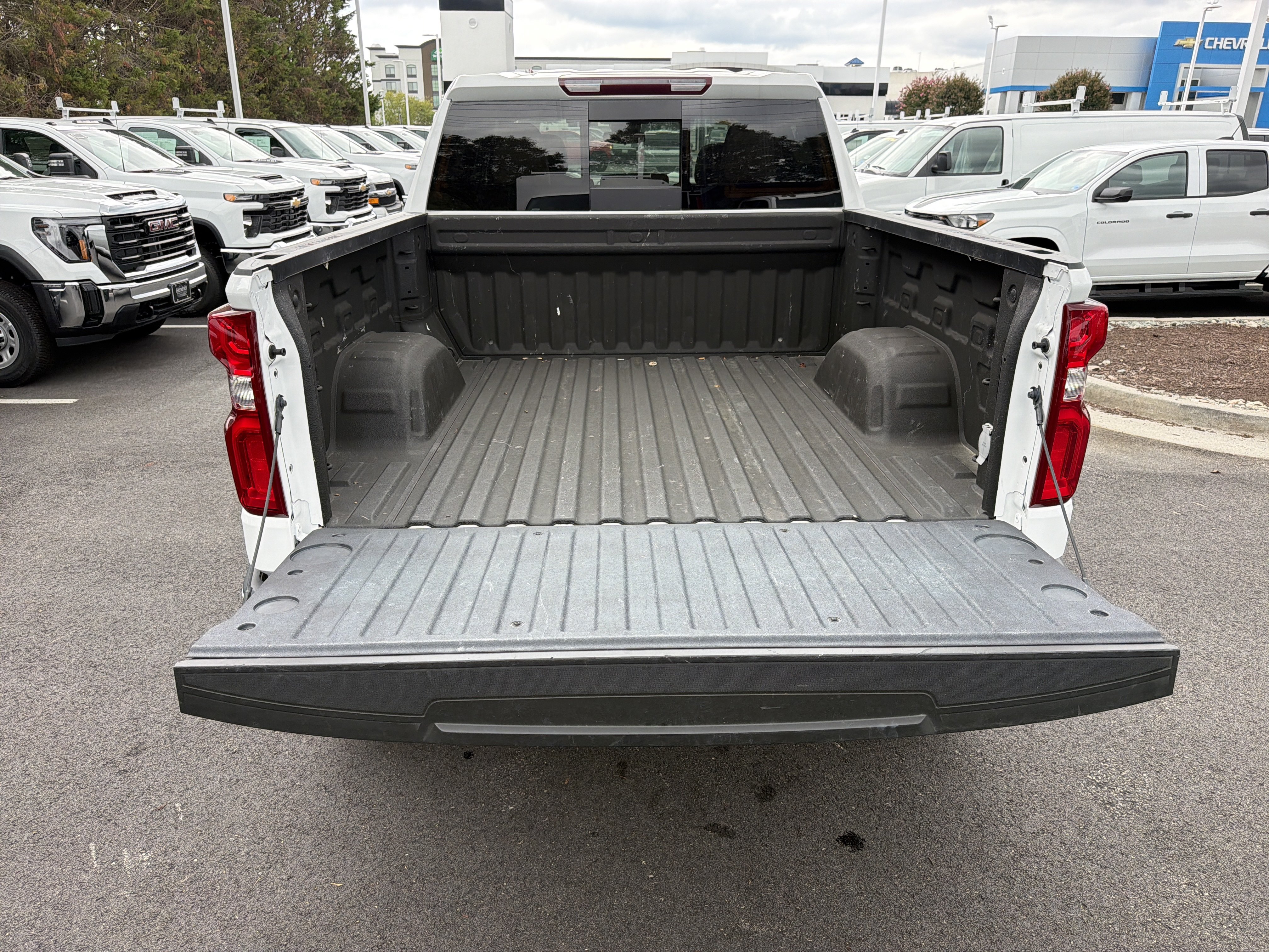 Used 2024 Chevrolet Silverado 1500 RST w/ Convenience Package II AWD/4WD image 34