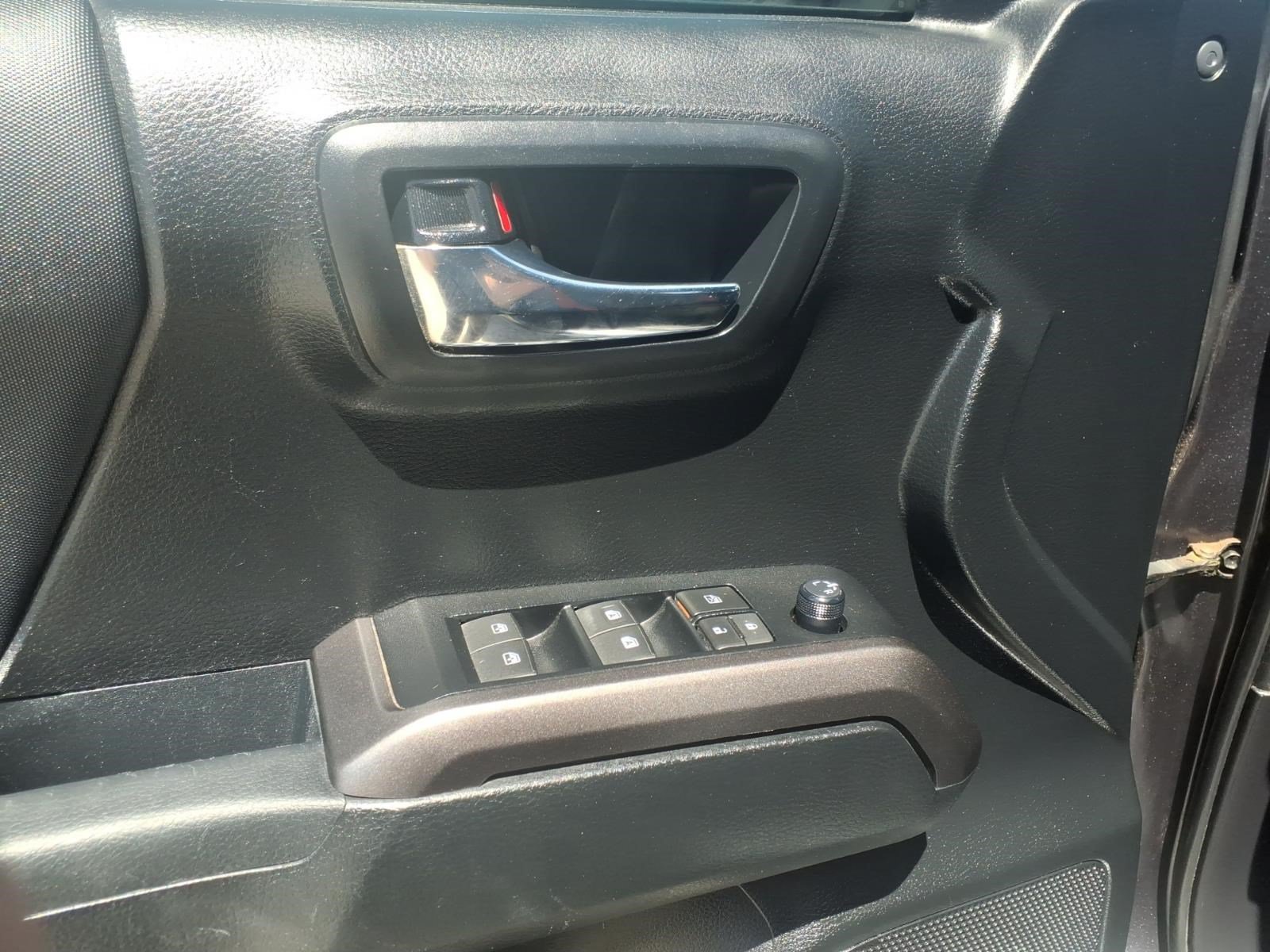 Used 2021 Toyota Tacoma TRD Off-Road AWD/4WD image 14