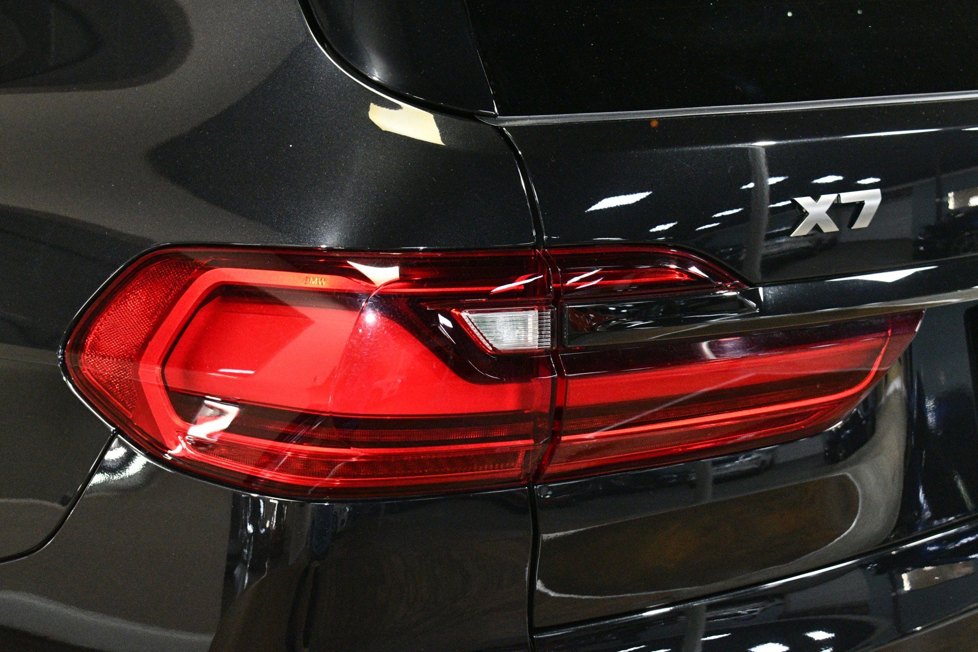 Used 2022 BMW X7 M50i w/ Luxury Seating Package image 60