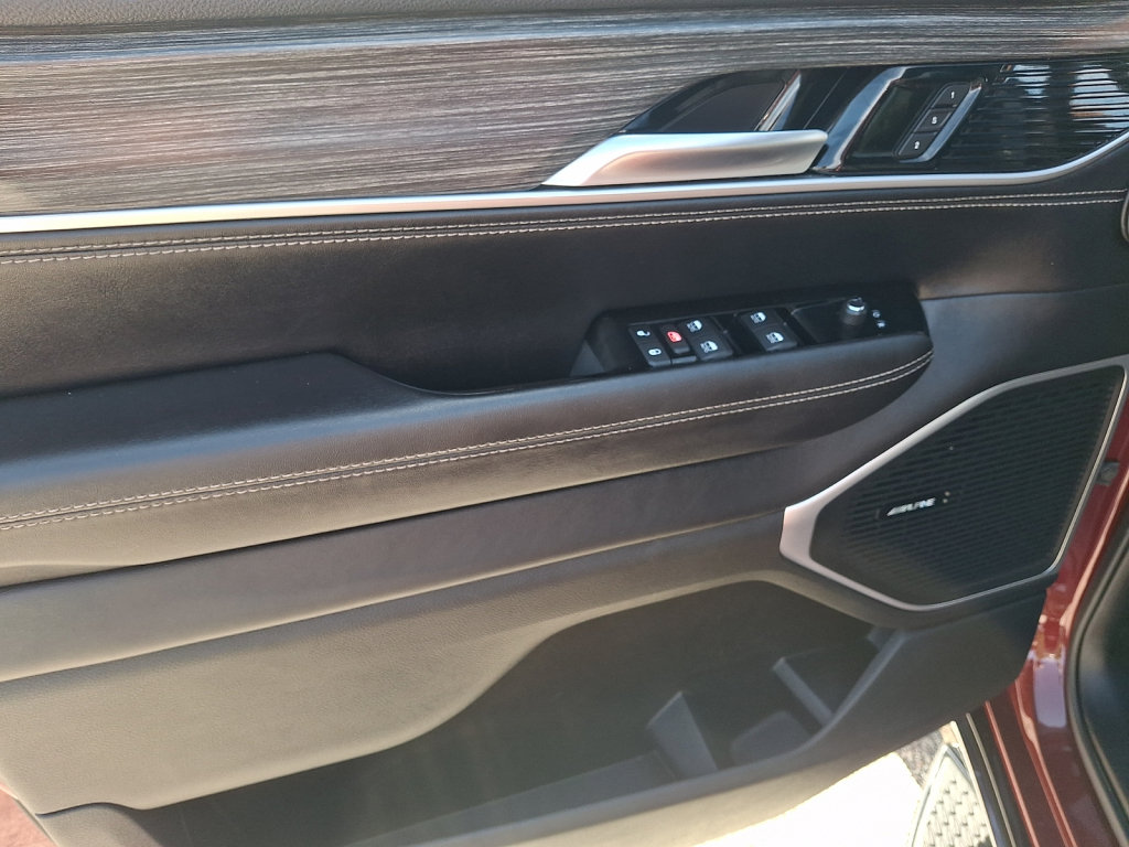 Used 2024 Jeep Wagoneer L Series II w/ Flexible Seating Group AWD/4WD image 22