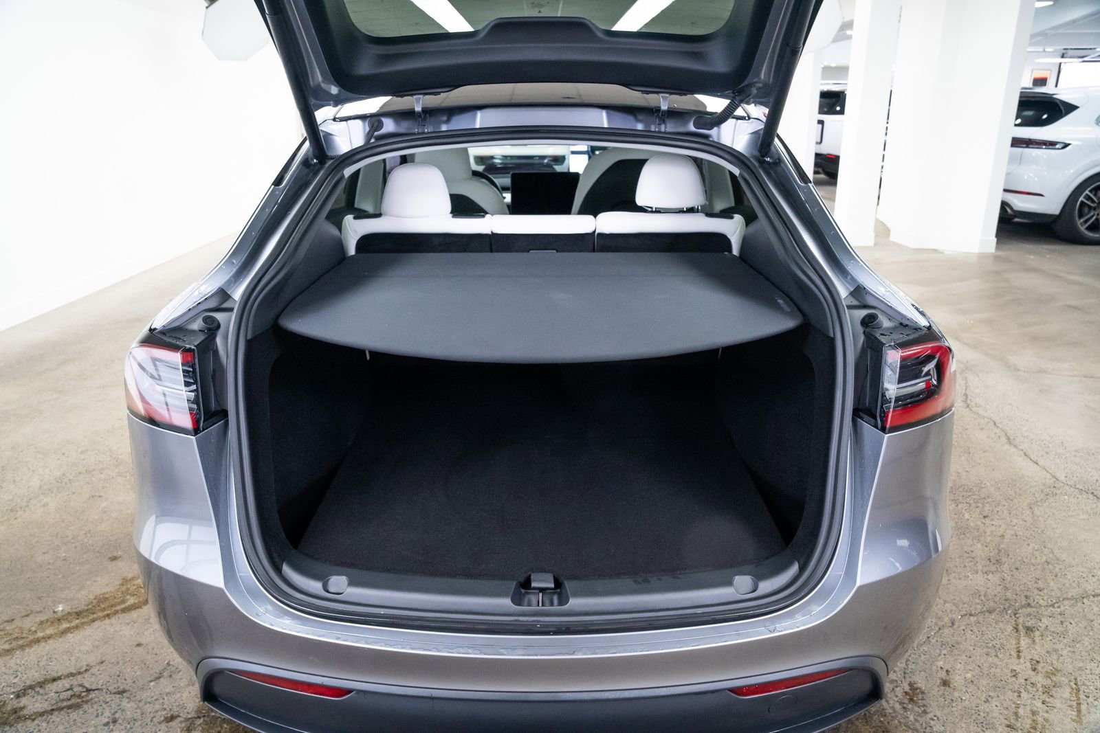 Used 2024 Tesla Model Y Performance image 8