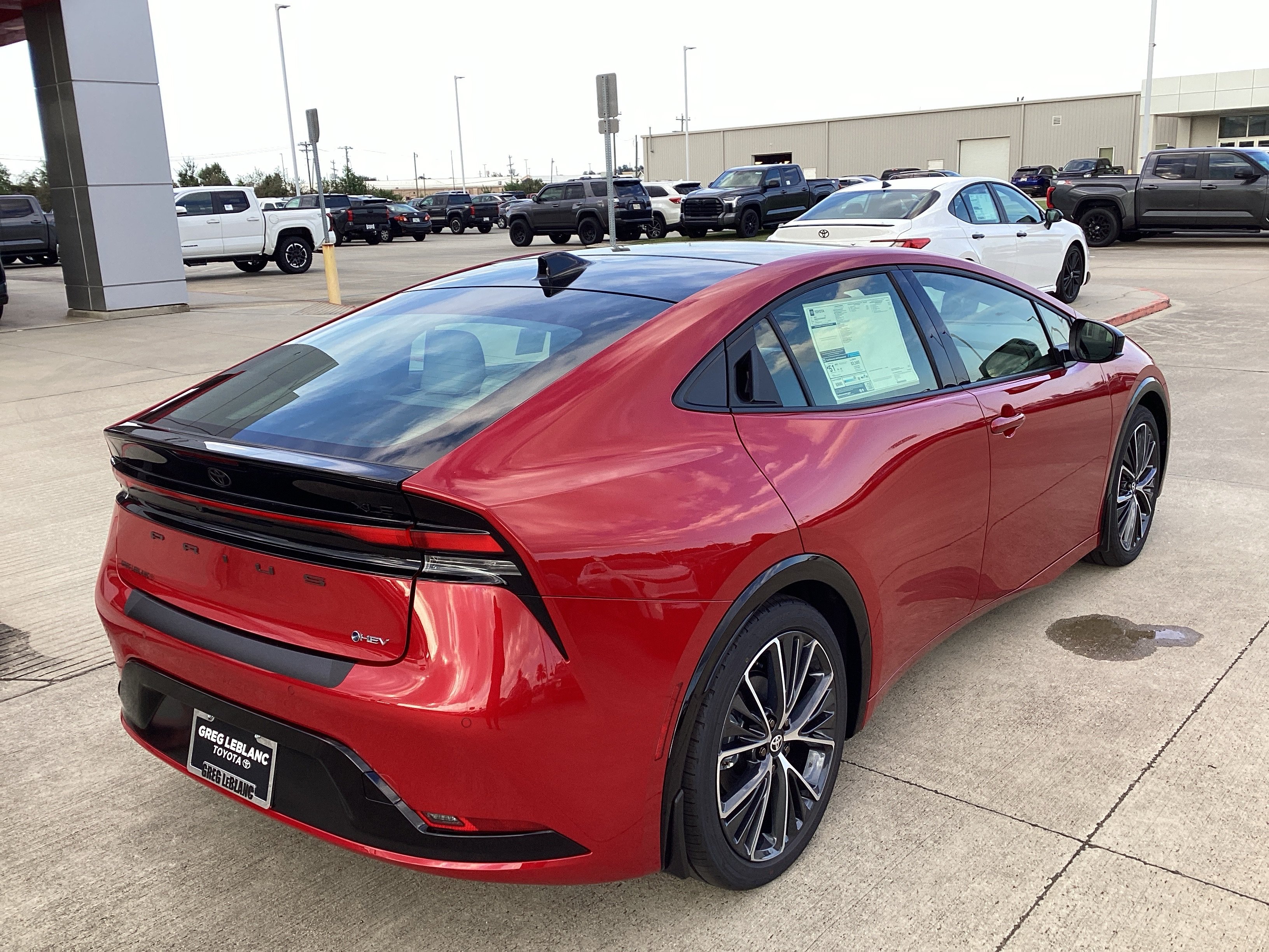 New 2027 Toyota Prius FWD image 2