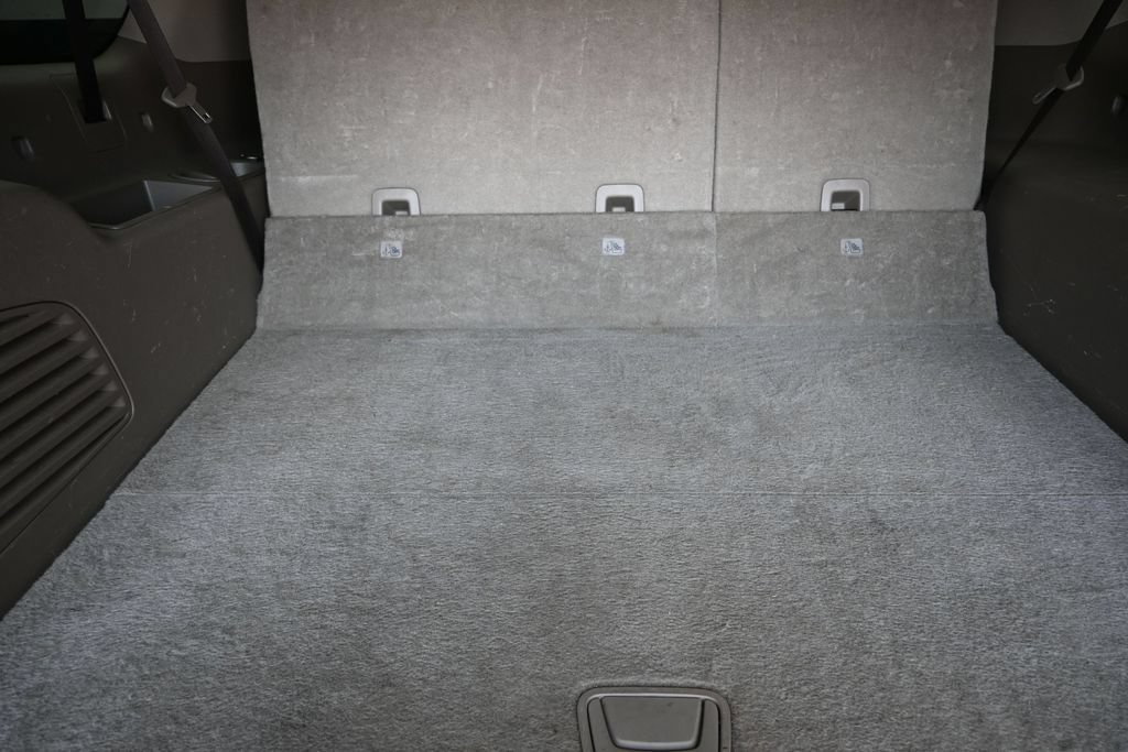 Used 2020 Chevrolet Suburban LT w/ Luxury Package RWD image 20