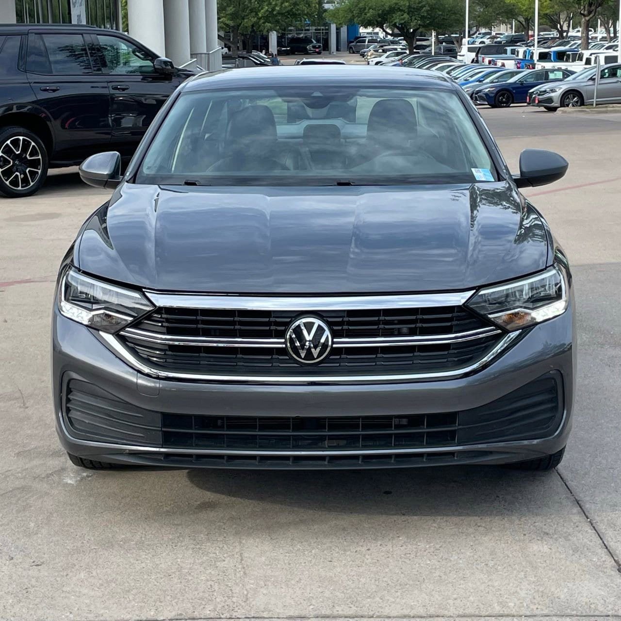 Used 2024 Volkswagen Jetta SE FWD image 7