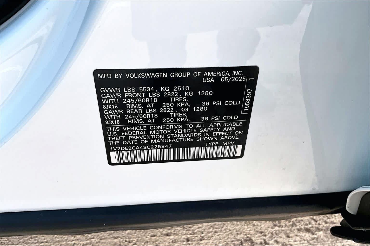 Used 2025 Volkswagen Atlas Cross Sport SE FWD image 33