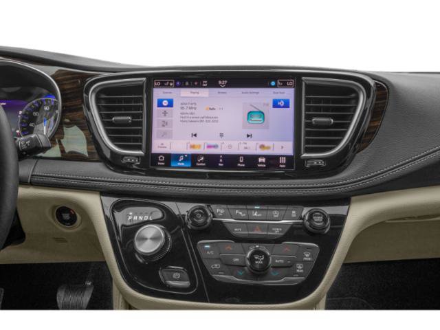 Used 2025 Chrysler Pacifica Limited FWD image 12