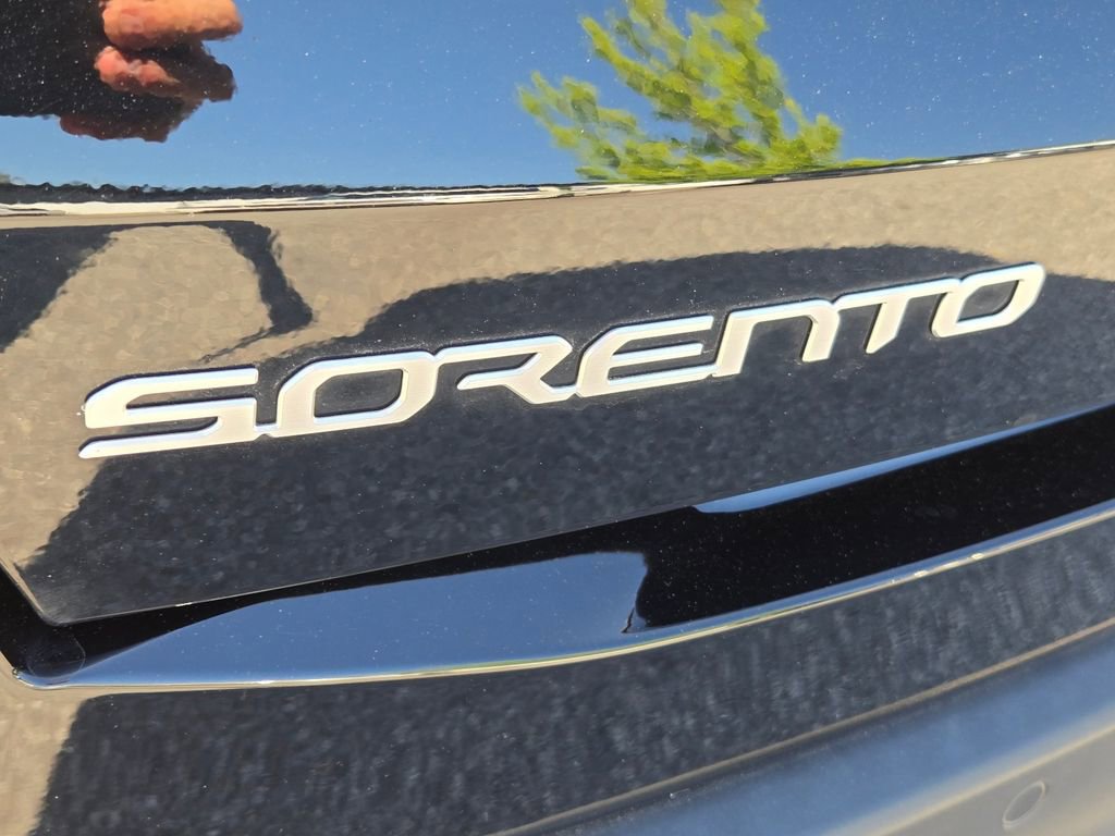 Certified 2024 Kia Sorento EX w/ Panoramic Sunroof Package image 12