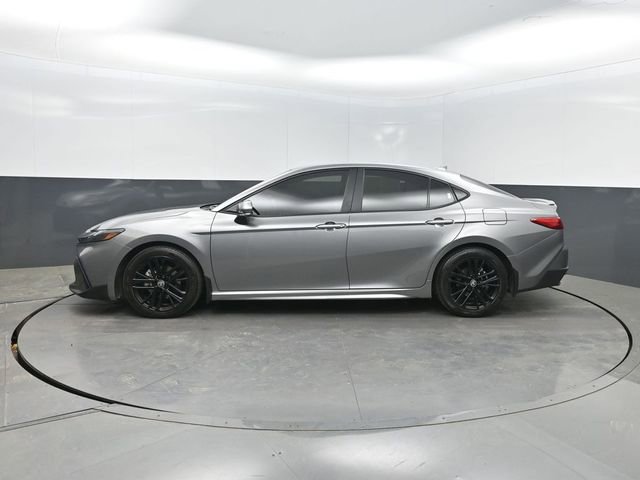 Used 2025 Toyota Camry SE FWD image 2
