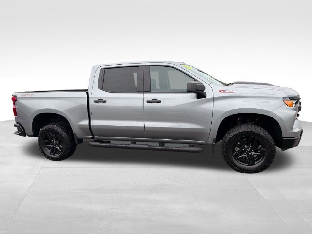 Used 2026 Chevrolet Silverado 1500 Custom Trail Boss w/ LPO, Dark Essentials Package AWD/4WD image 8