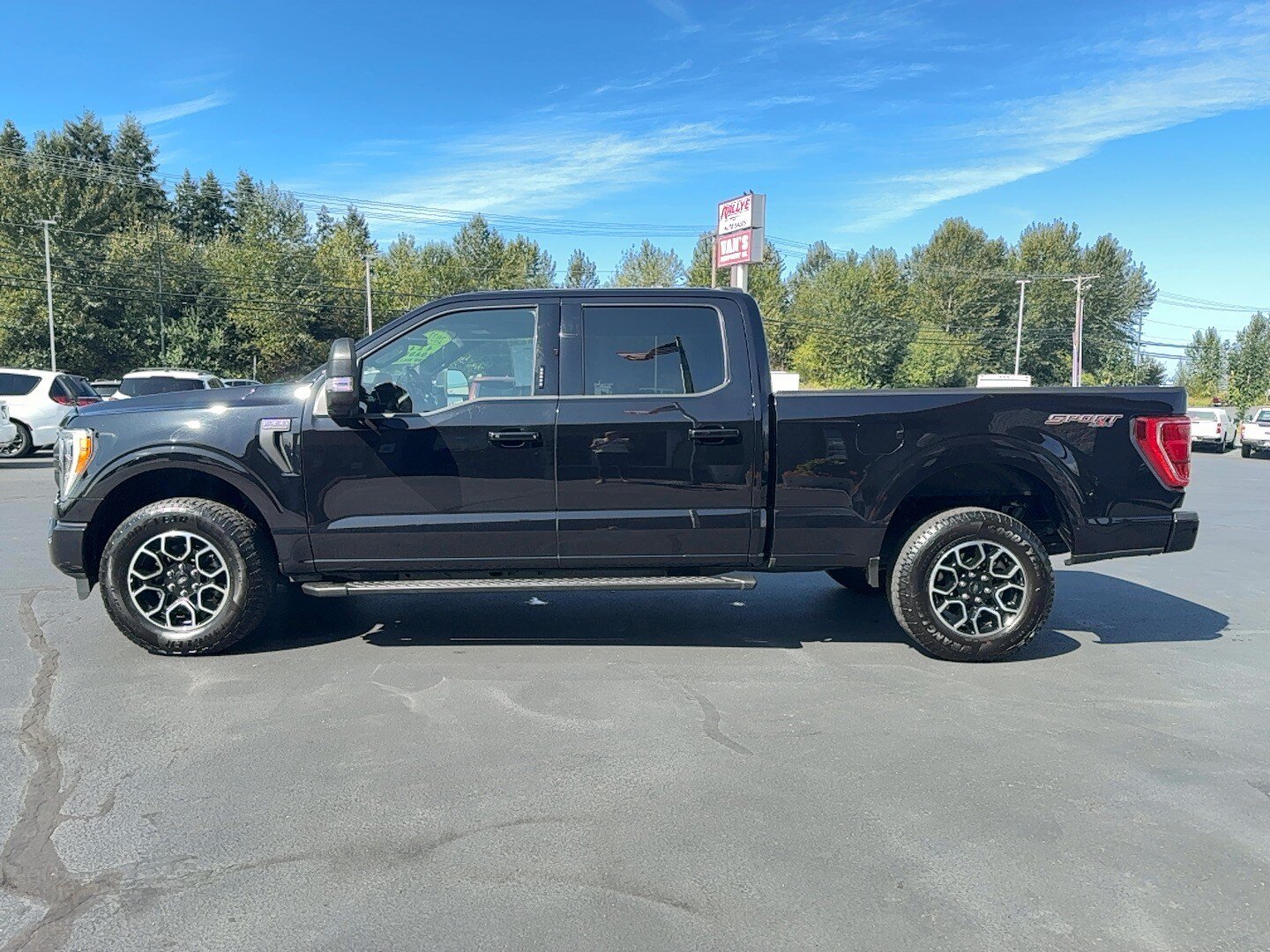 Used 2022 Ford F150 XLT w/ Equipment Group 302A High AWD/4WD image 10