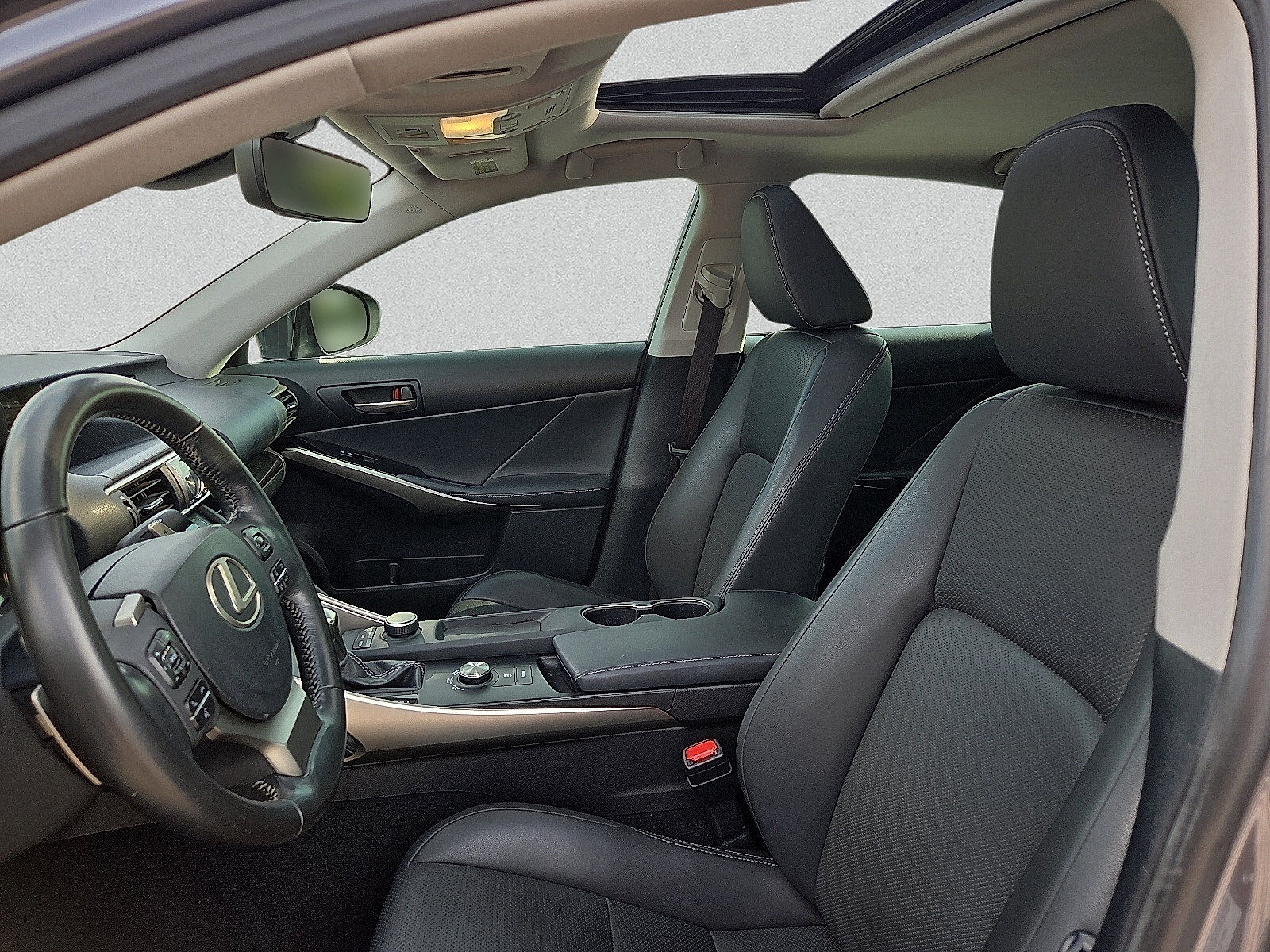 Used 2017 Lexus IS 200t RWD image 13